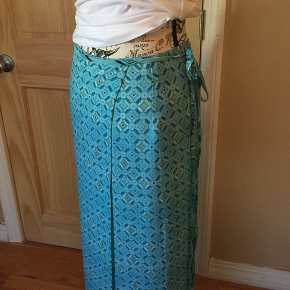 Mosaic Maxi skirt in wrap around style - Picture 3 of 8